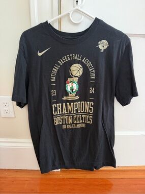 Nike Boston Celtics Black 2024 Champions T-Shirt size medium
